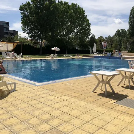 Poseidon Apartahotel 4*